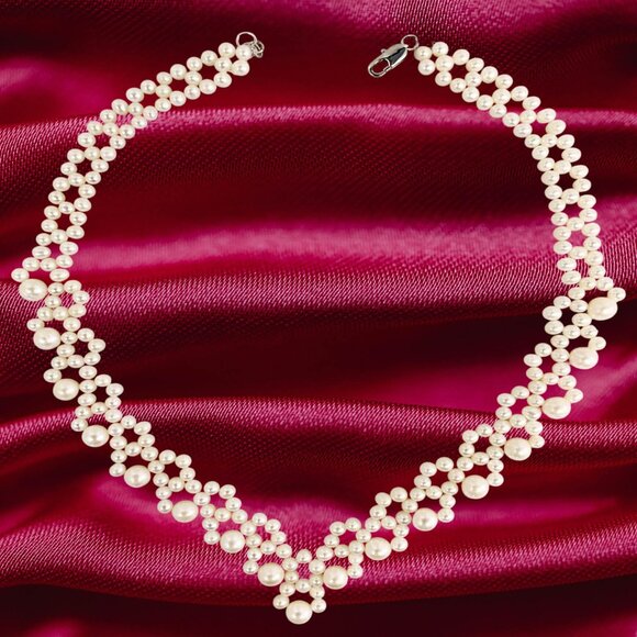 Stylish Pearl Necklace - Picture 1 of 5